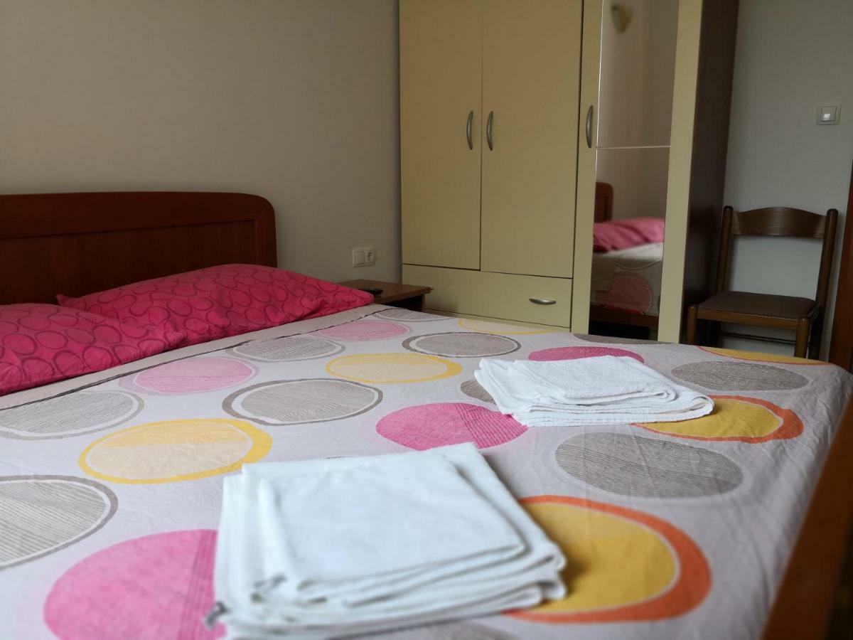 Apartments Jaksic Postira Buitenkant foto