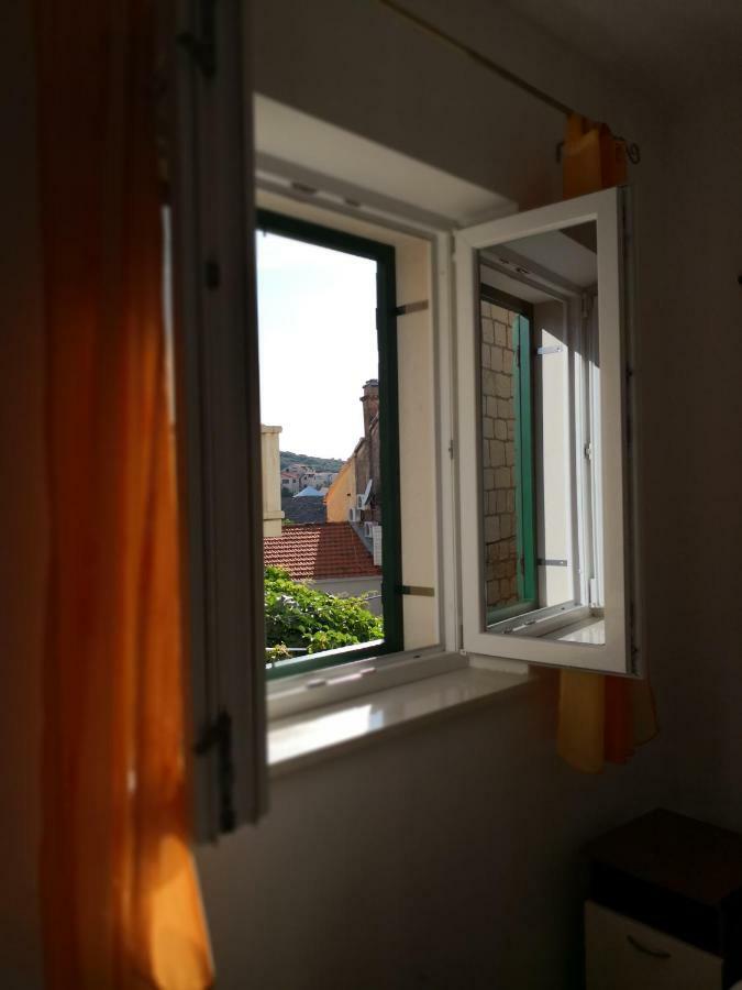Apartments Jaksic Postira Buitenkant foto