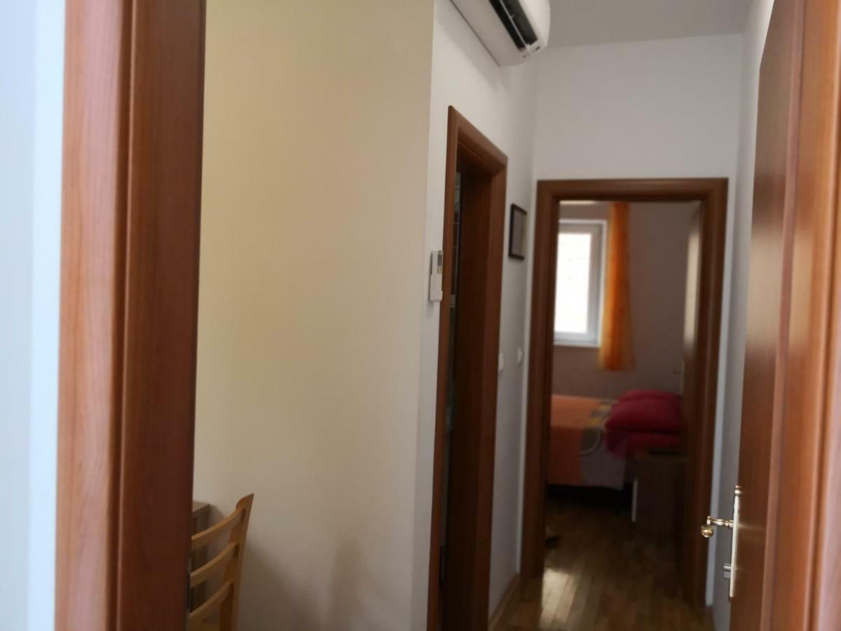 Apartments Jaksic Postira Buitenkant foto