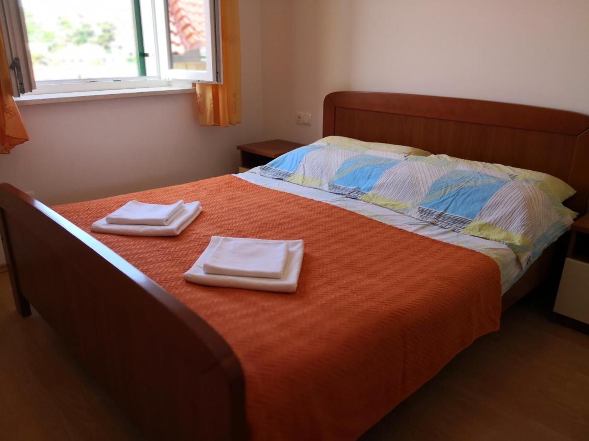Apartments Jaksic Postira Buitenkant foto